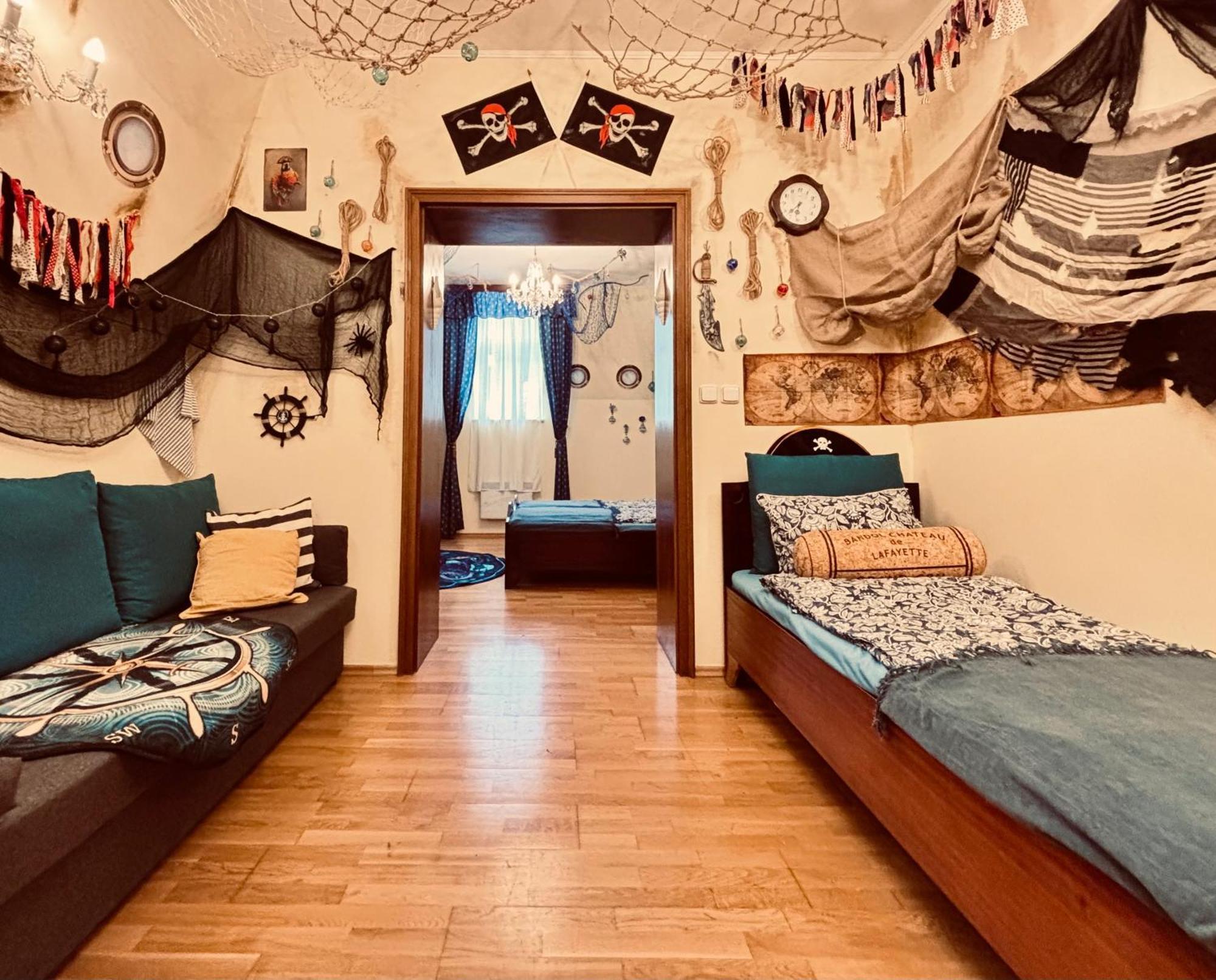 Pirate Family, Theme Room, Free Parking Κάρλοβι Βάρι Εξωτερικό φωτογραφία